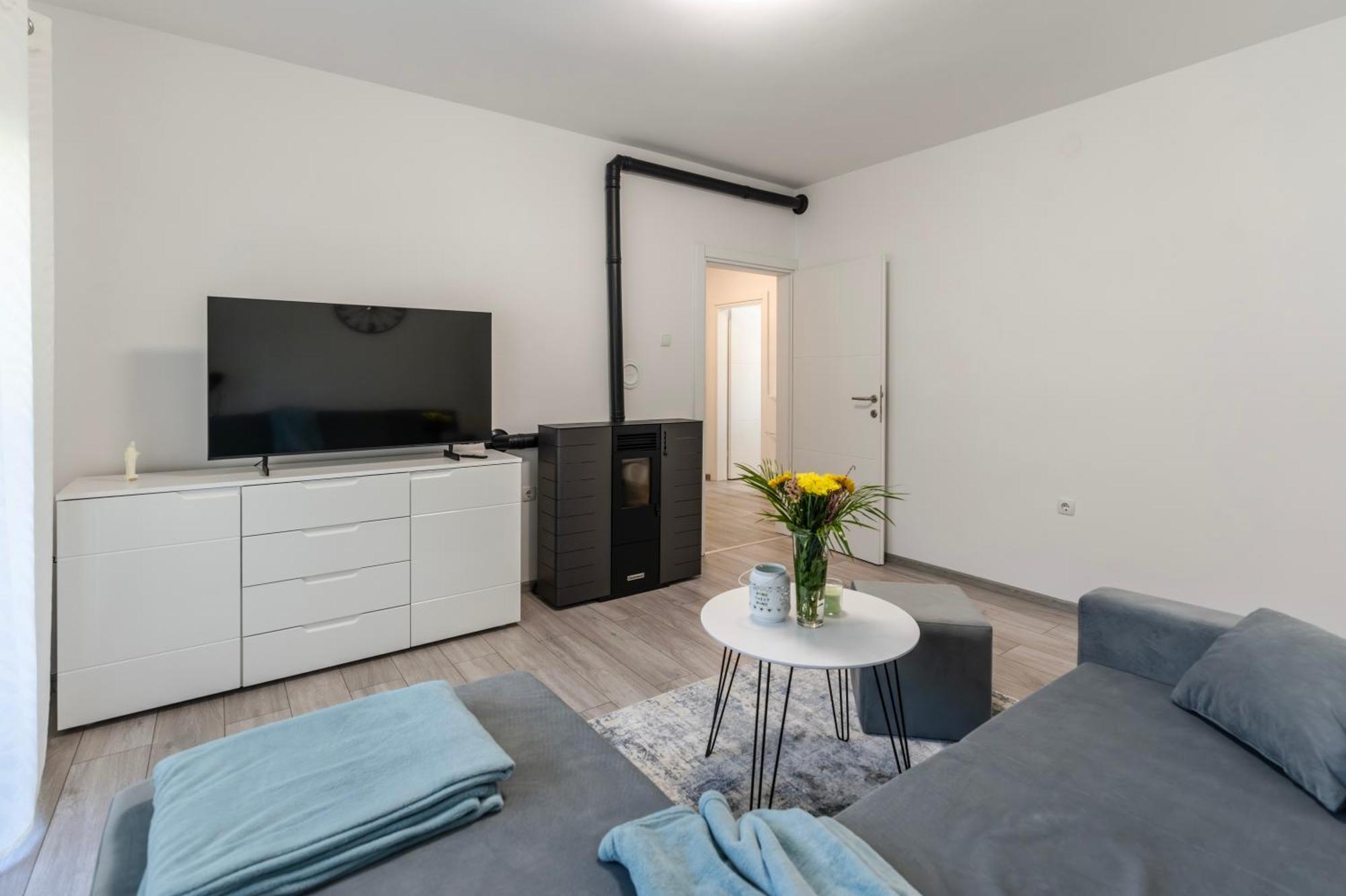 Lusi Apartment โอโทชาส ภายนอก รูปภาพ