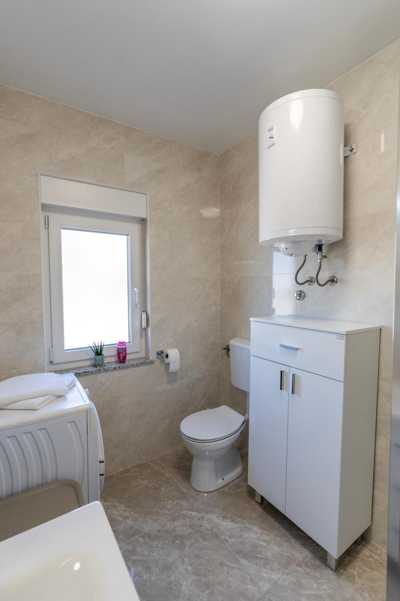 Lusi Apartment โอโทชาส ภายนอก รูปภาพ