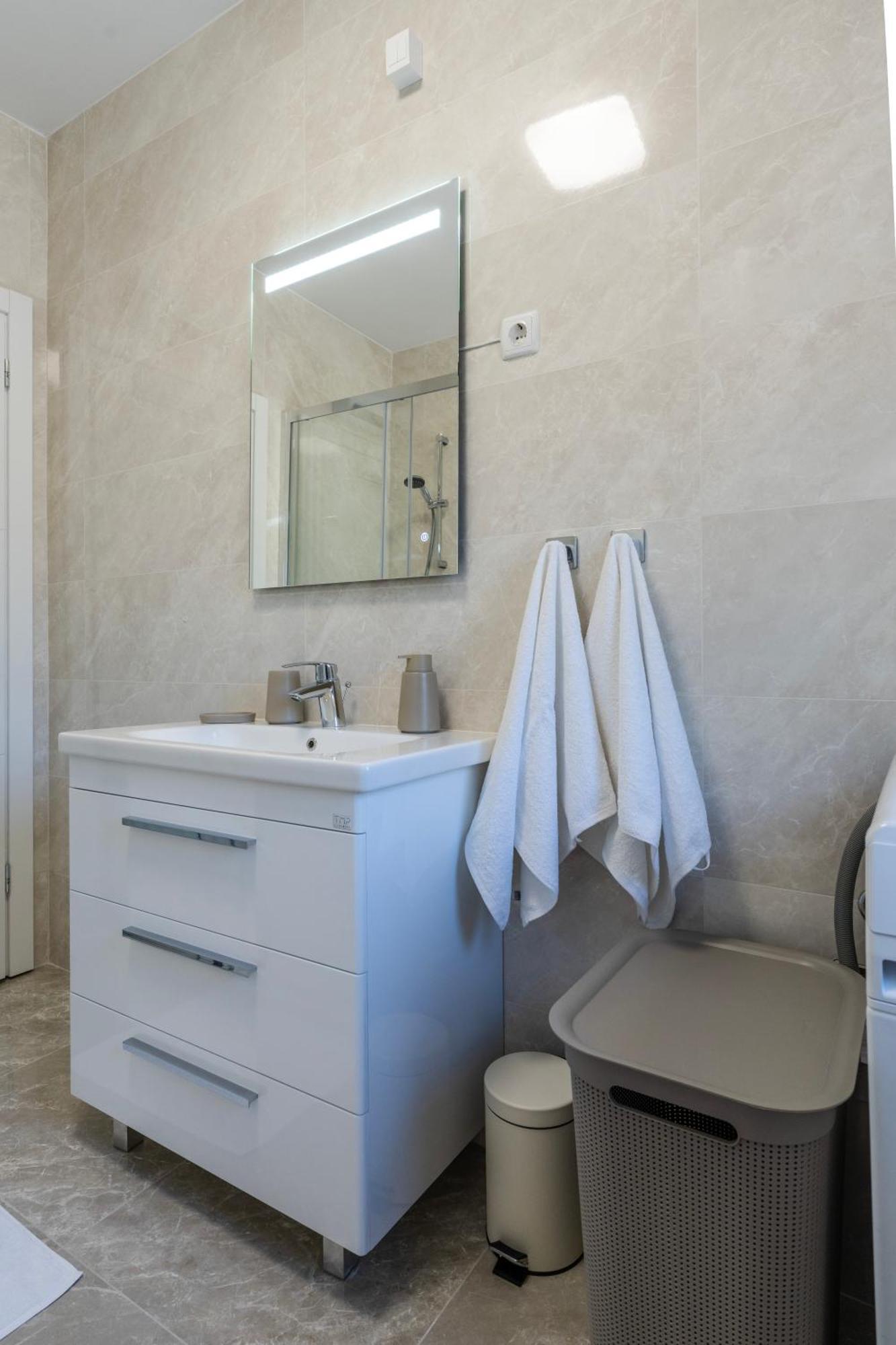 Lusi Apartment โอโทชาส ภายนอก รูปภาพ