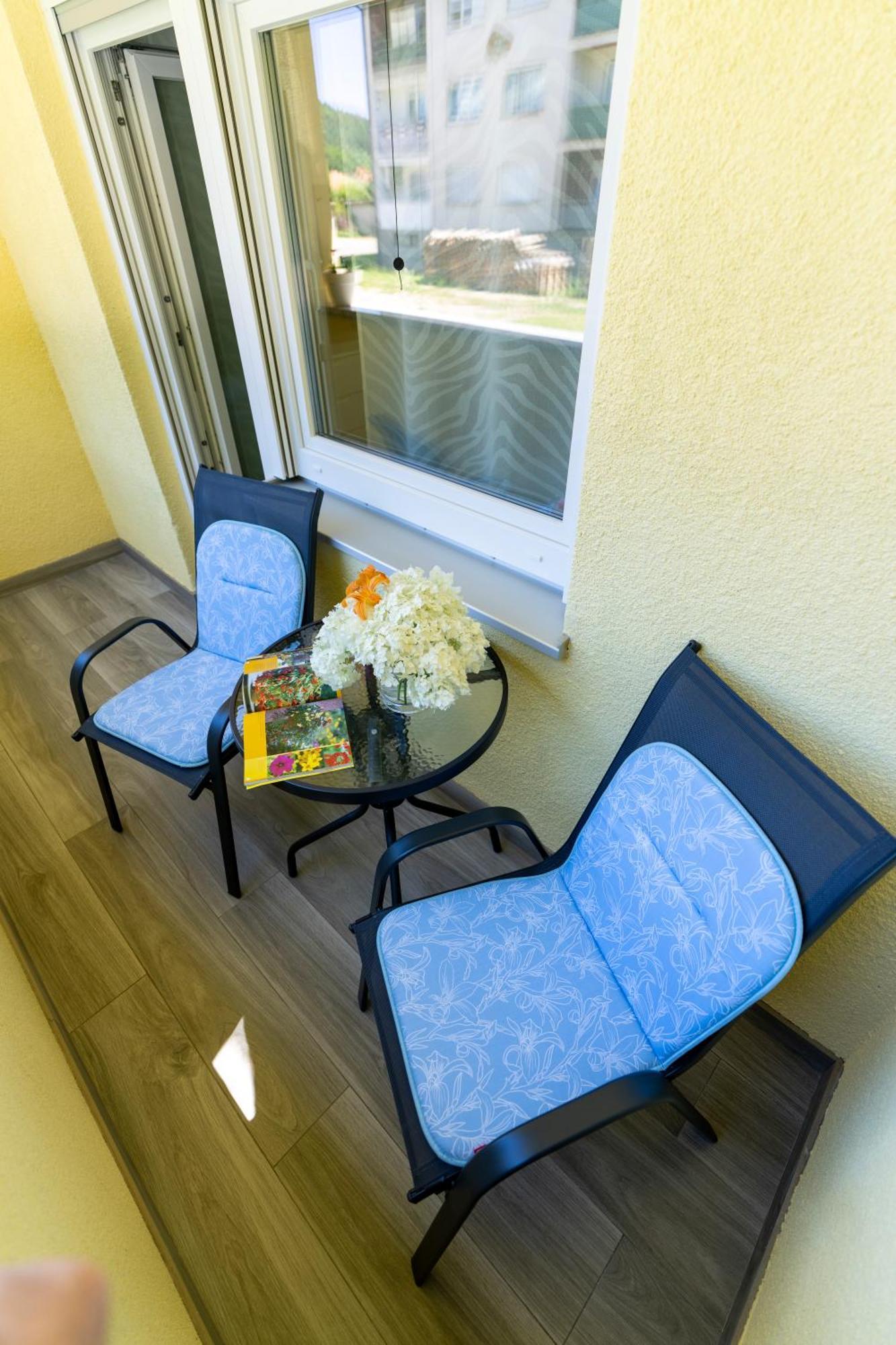 Lusi Apartment โอโทชาส ภายนอก รูปภาพ